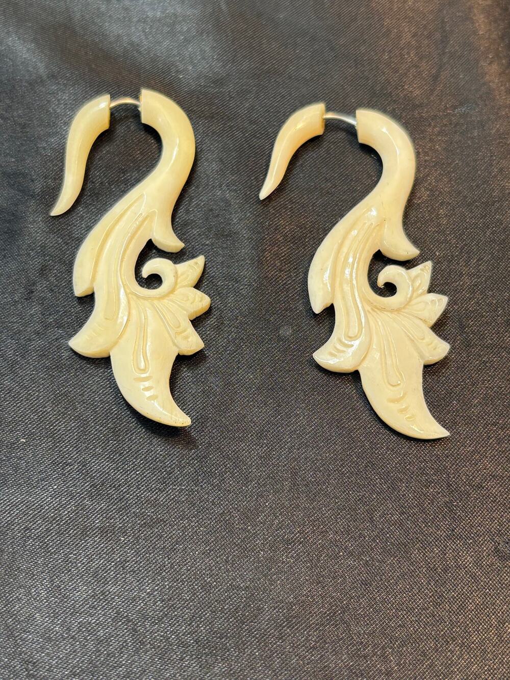 Carved Bone Tribal Scroll Earrings 3.25 in Long 14 g Pair Vintage